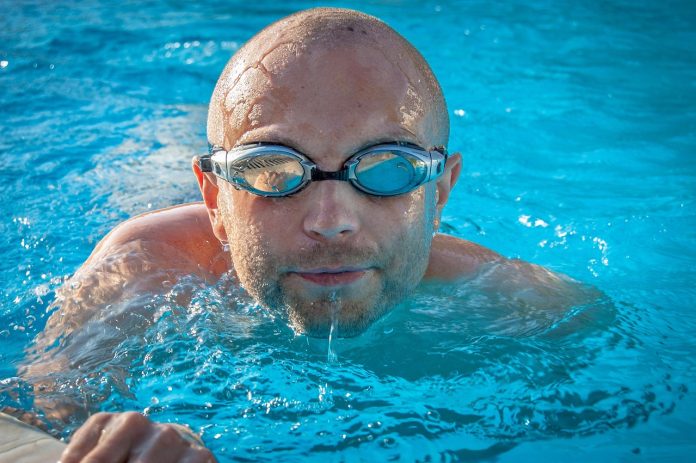 Cum aleg o piscina din fibra de sticla potrivita pentru curtea mea?